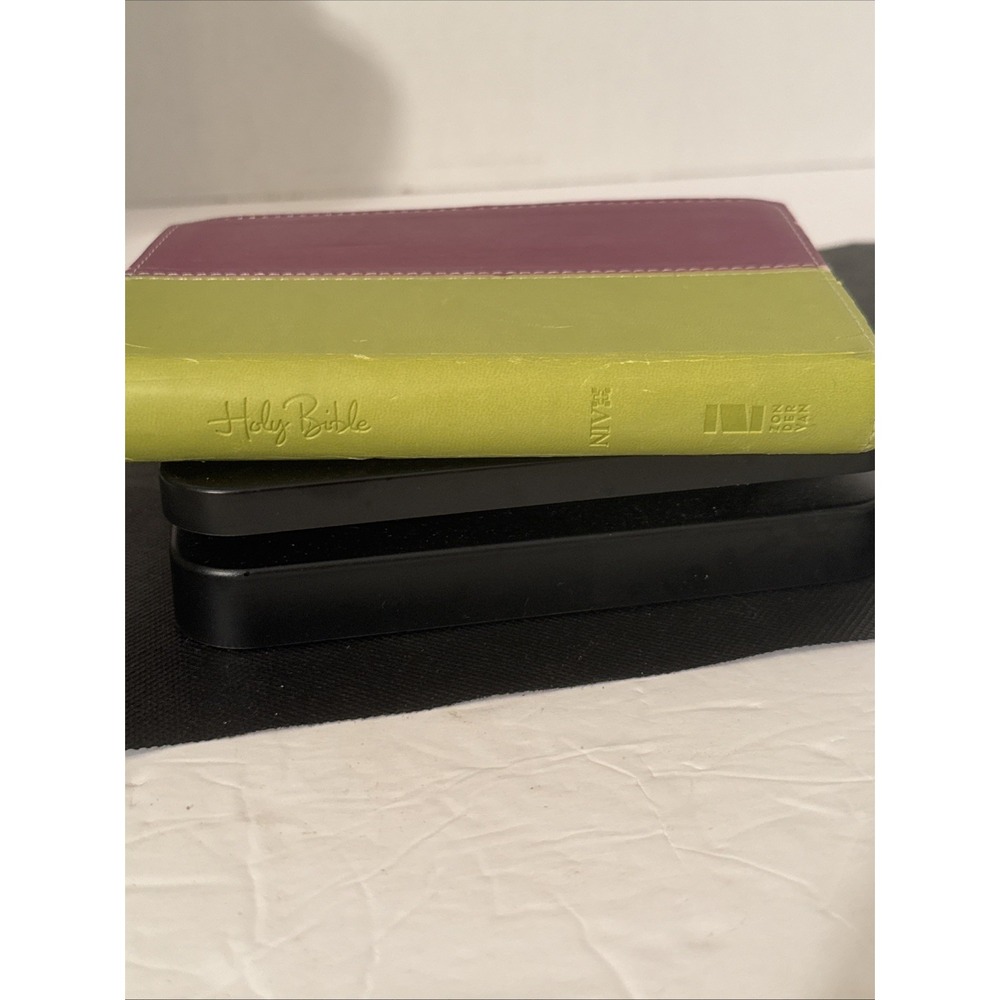 2006 NIV New International Version Holy Bible‎ Lime Green & Maroon-Red Lettering